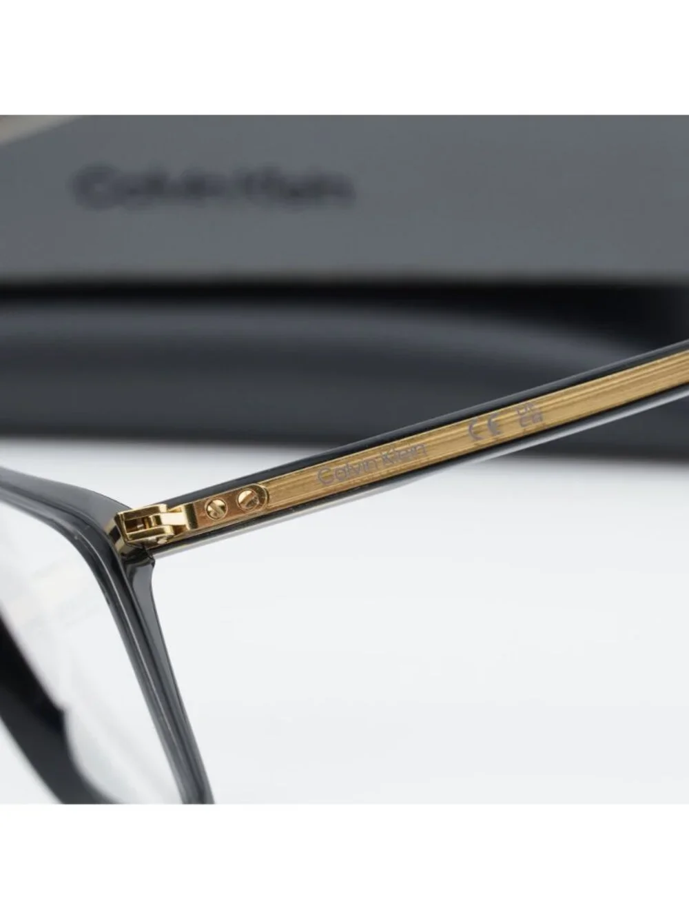 Calvin Klein model ck24544